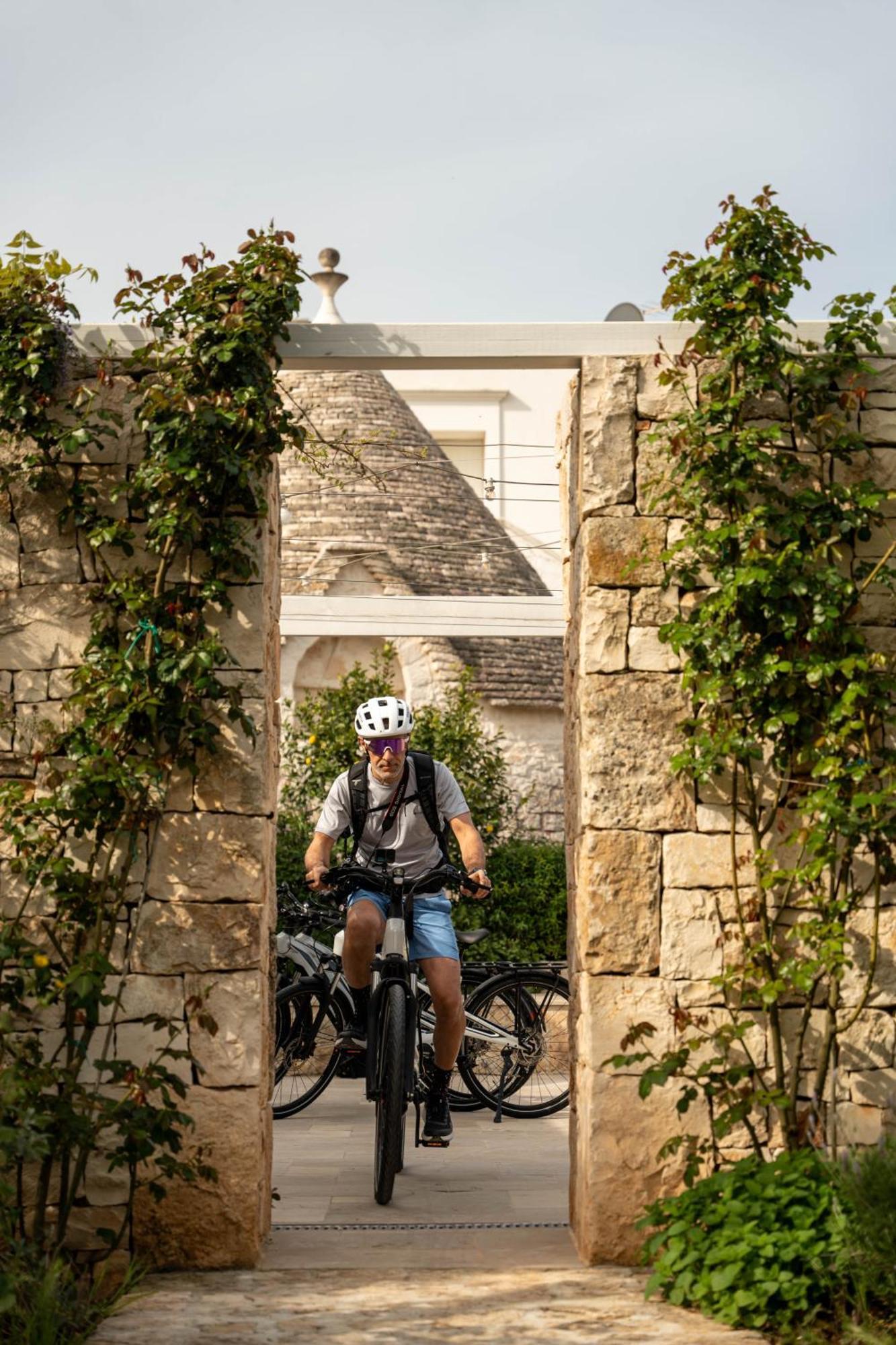 Leonardo Trulli Resort Locorotondo Εξωτερικό φωτογραφία